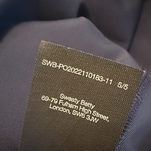 SWEATY BETTY Navy Blue Explorer 5.5” Shorts Size 8 - Picture 15 of 16